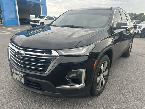 Used 2022 Chevrolet Traverse LT w/ LT Premium Package FWD image 8
