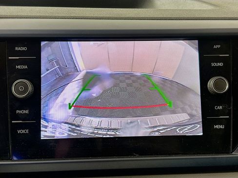 Used 2022 Volkswagen Taos SE image 13