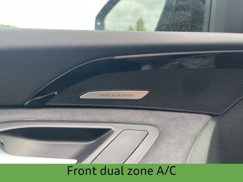 New 2025 Audi SQ5 Prestige image 9