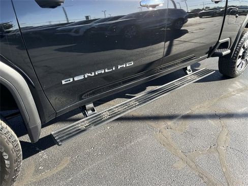 Used 2024 GMC Sierra 2500 Denali w/ Denali Reserve Package image 10