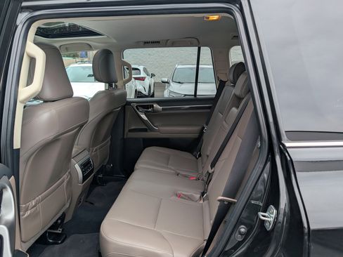 Used 2023 Lexus GX 460 Premium image 15