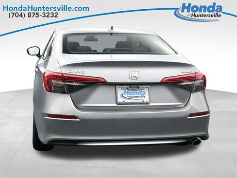 Used 2024 Honda Civic Sport image 6