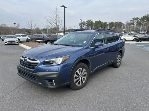 Used 2020 Subaru Outback Premium image 3