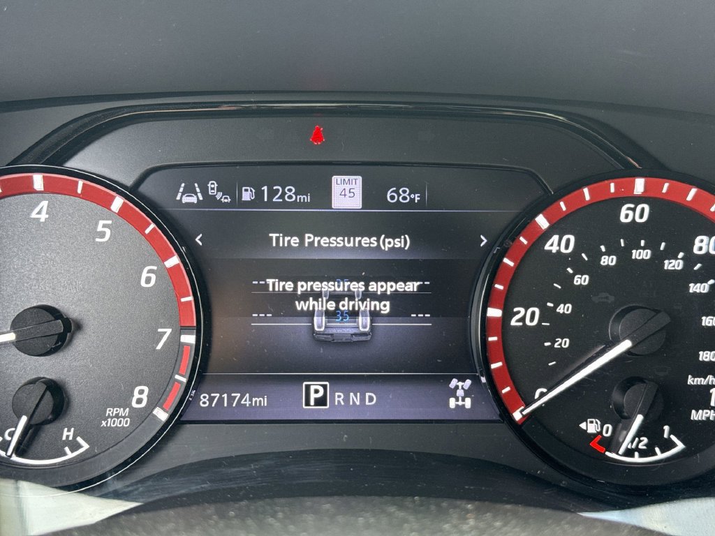 Used 2022 Nissan Frontier PRO-4X AWD/4WD image 41