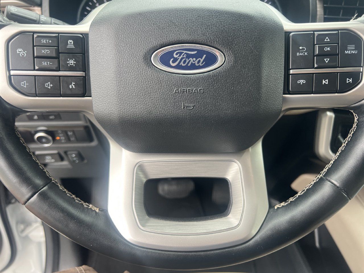 Used 2024 Ford Expedition Limited RWD image 14