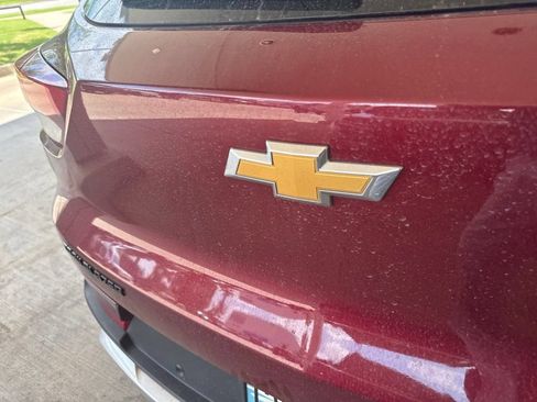 Used 2024 Chevrolet TrailBlazer LT w/ LT Cold Weather Package FWD image 8