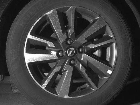 Used 2025 Nissan Versa SV FWD image 13