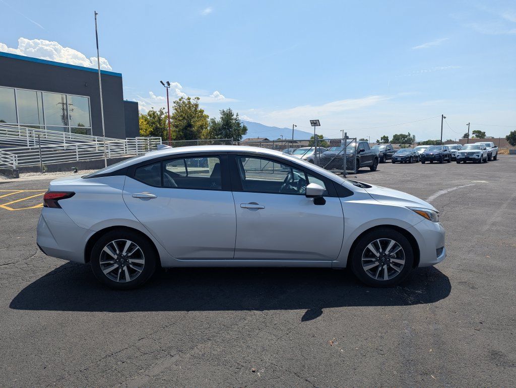 Used 2025 Nissan Versa SV FWD image 2