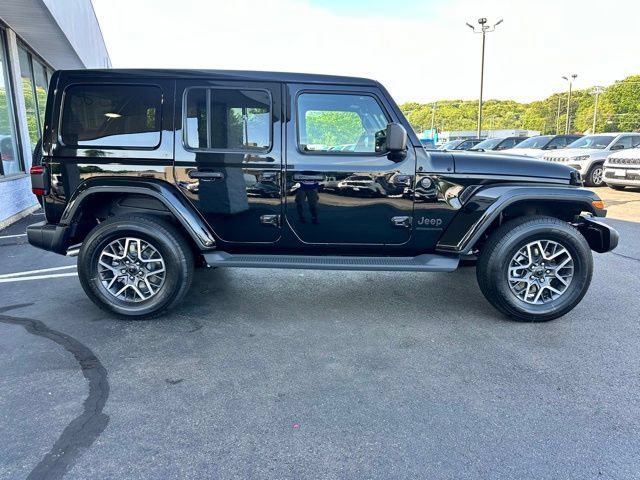 New 2025 Jeep Wrangler Unlimited Sahara AWD/4WD image 4