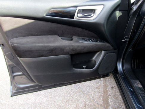 Used 2014 Nissan Pathfinder SV AWD/4WD image 22