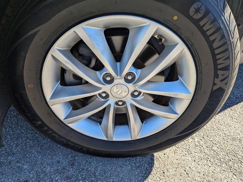 Used 2018 Kia Sorento LX image 29