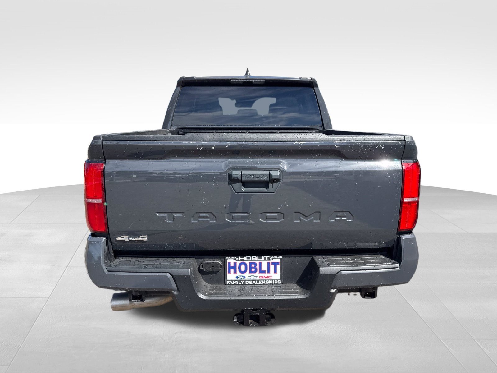 Used 2024 Toyota Tacoma SR5 AWD/4WD image 4