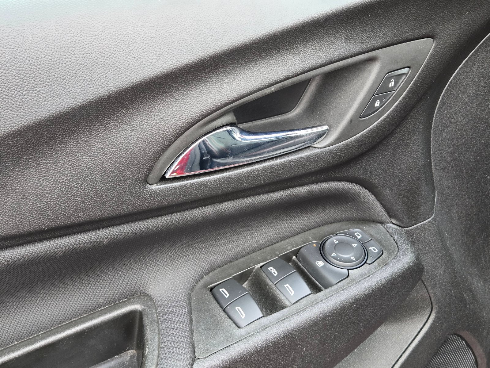 Used 2024 Chevrolet Equinox RS w/ RS Leather Package FWD image 14