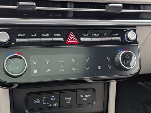 Certified 2026 Hyundai Tucson Limited AWD/4WD image 23