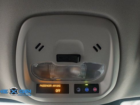 Used 2025 Chevrolet Trax LT w/ Driver Confidence Package image 20