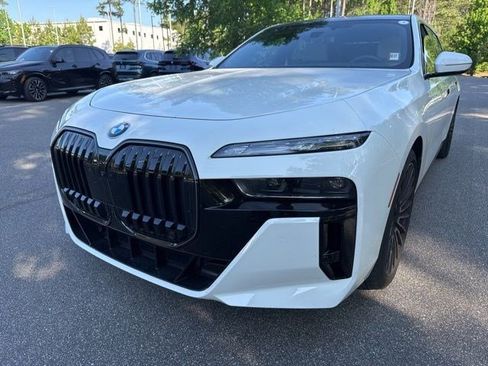 Used 2025 BMW 760i xDrive w/ Executive Package AWD/4WD image 7
