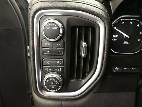 Used 2021 GMC Sierra 1500 AT4 w/ AT4 Value Package AWD/4WD image 18