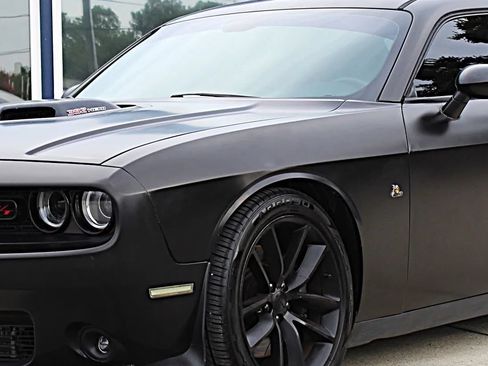 Used 2016 Dodge Challenger R/T Scat Pack RWD image 28