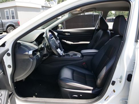 Used 2020 Nissan Altima 2.5 SR FWD image 19