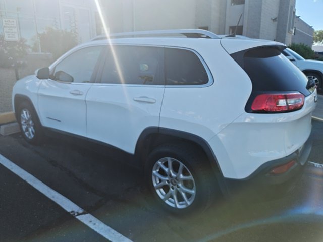 Used 2018 Jeep Cherokee Latitude FWD image 9