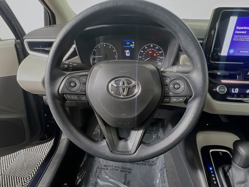 Used 2025 Toyota Corolla LE w/ LE Premium Package FWD image 18