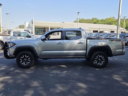 Used 2023 Toyota Tacoma TRD Off-Road w/ Technology Package AWD/4WD image 5