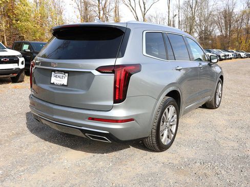 Used 2024 Cadillac XT6 Premium Luxury image 7