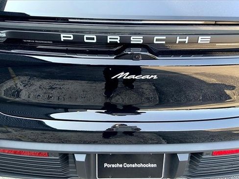 Used 2025 Porsche Macan Electric image 38