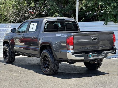 Used 2019 Toyota Tacoma TRD Off-Road AWD/4WD image 12