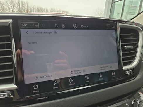 Used 2024 Chrysler Pacifica Touring-L image 52