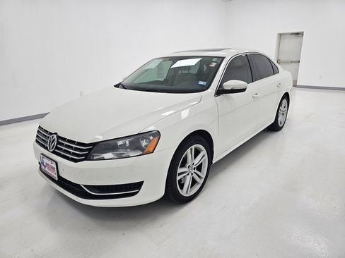 Used 2014 Volkswagen Passat TDI SE image 4