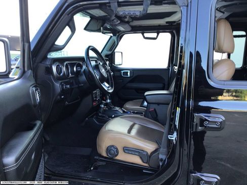 Used 2020 Jeep Gladiator Rubicon AWD/4WD image 8