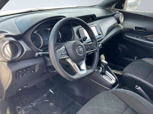Used 2020 Nissan Kicks S image 15
