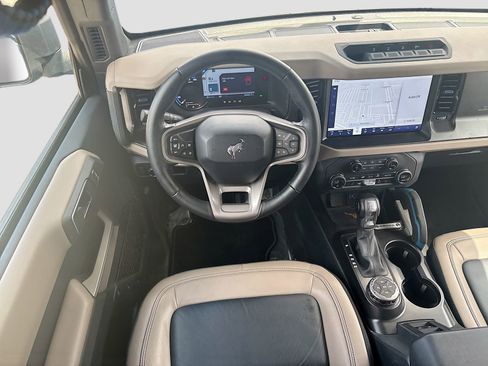 Used 2023 Ford Bronco Wildtrak image 22