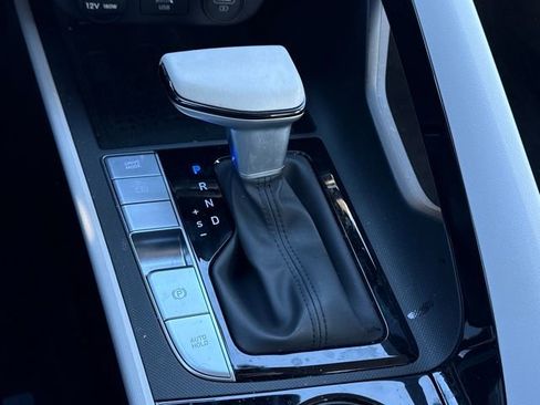 Used 2023 Hyundai Elantra Limited image 23