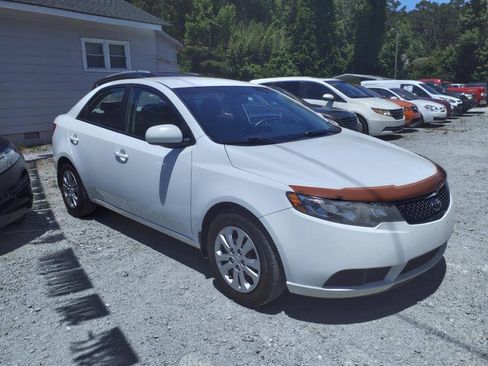 Used 2012 Kia Forte LX FWD image 1