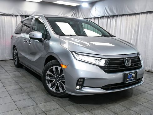 Used 2023 Honda Odyssey EX-L image 3