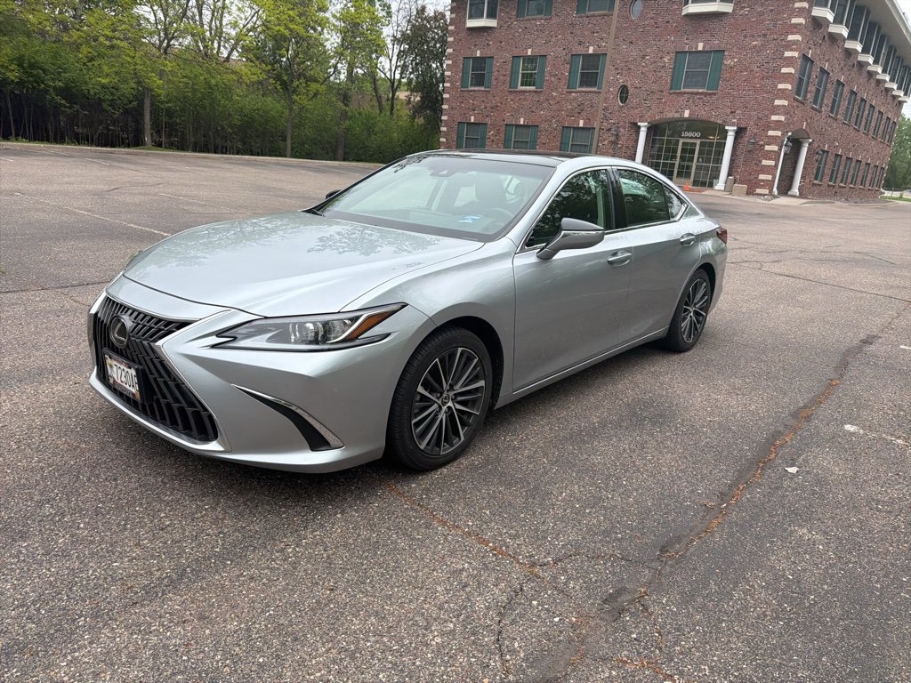Certified 2023 Lexus ES 350 w/ Premium Package FWD image 4