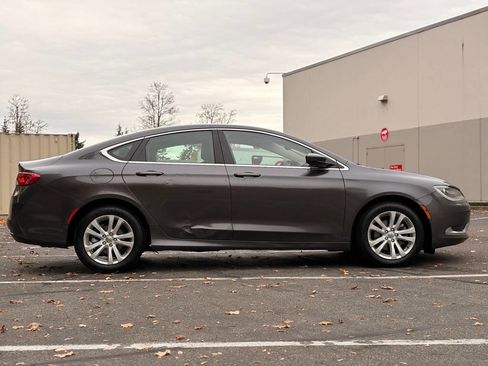 Used 2015 Chrysler 200 Limited image 6