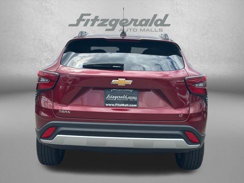 Certified 2025 Chevrolet Trax LT FWD image 6
