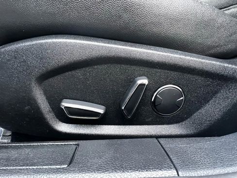 Used 2018 Ford Fusion SE w/ Equipment Group 201A image 17