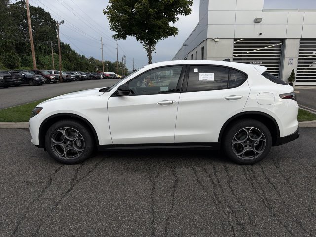 New 2026 Alfa Romeo Stelvio Sprint w/ Convenience Package AWD/4WD image 5