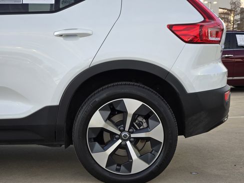 Used 2025 Volvo XC40 B5 Plus w/ Protection Package Premier image 13