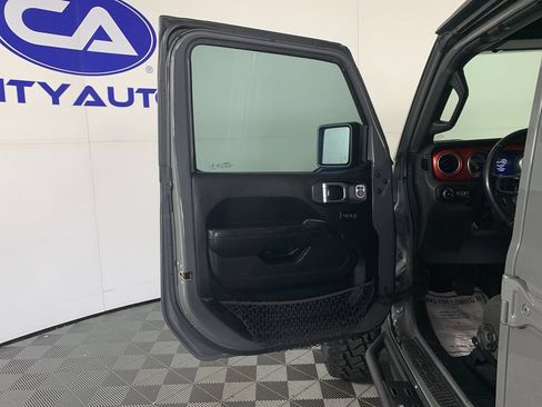 Used 2018 Jeep Wrangler Unlimited Rubicon w/ Cold Weather Group AWD/4WD image 13