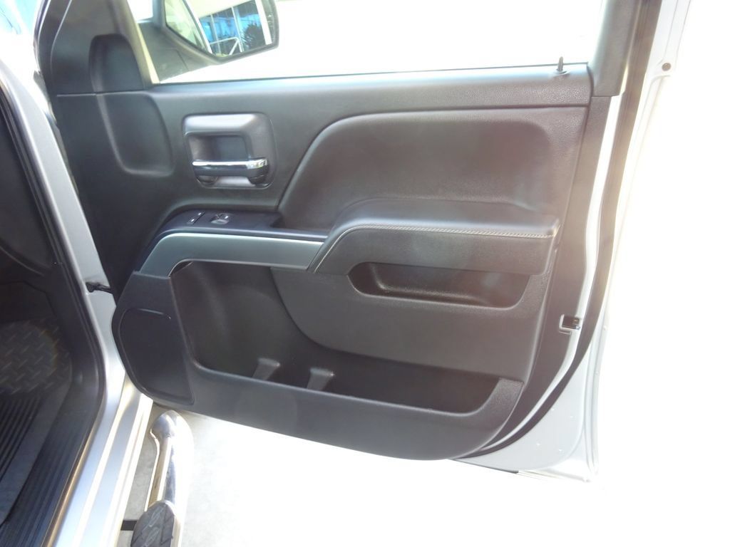 Used 2018 Chevrolet Silverado 1500 LT w/ All Star Edition RWD image 31