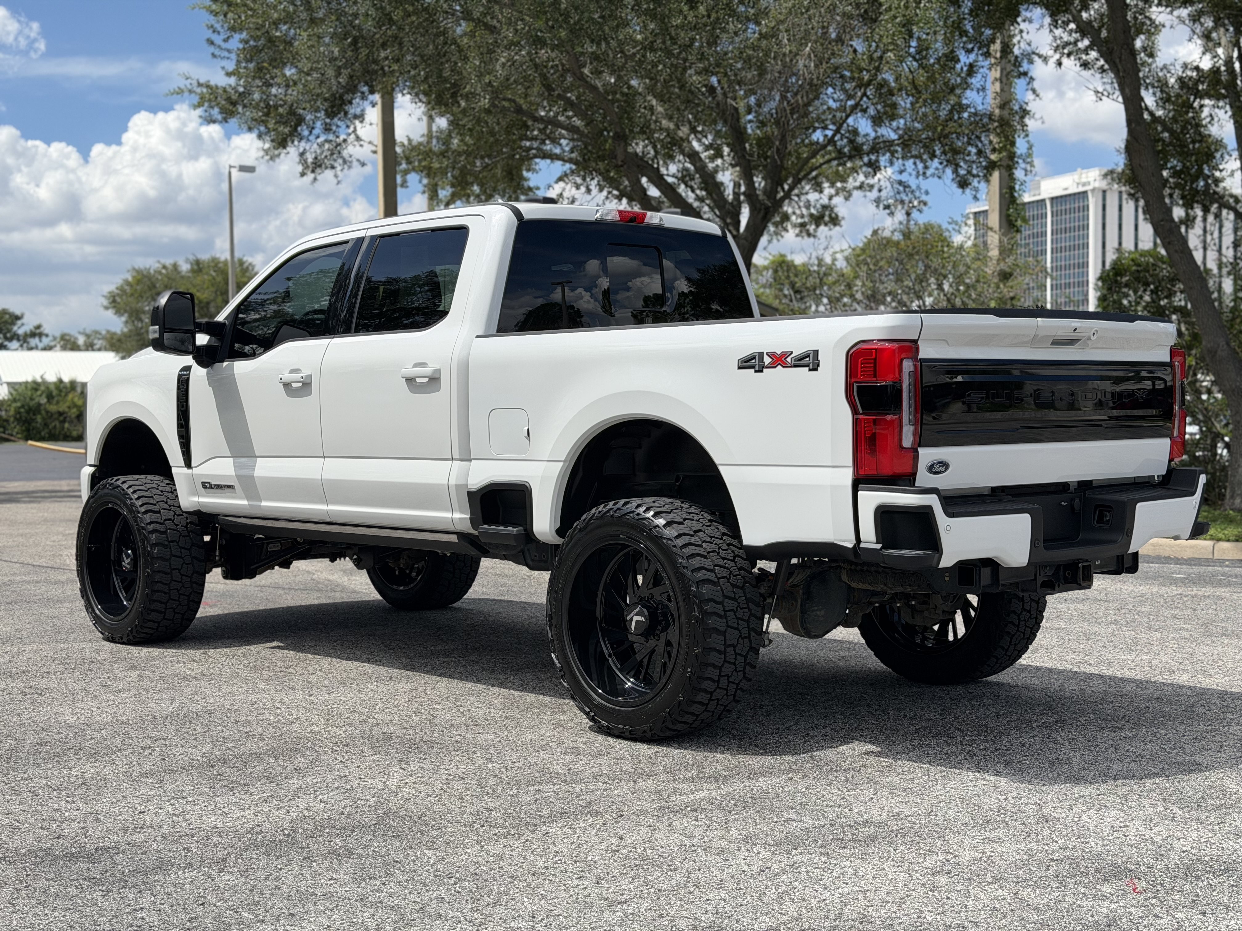 Used 2026 Ford F250 Platinum AWD/4WD image 3