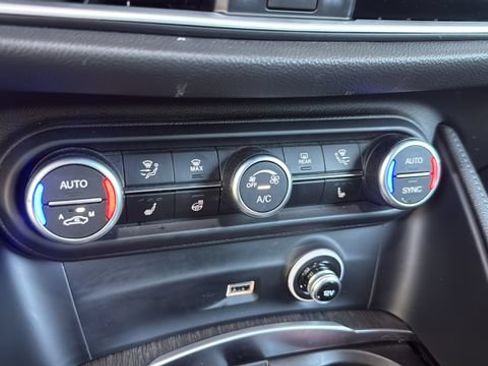 Used 2023 Alfa Romeo Stelvio Ti AWD/4WD image 19