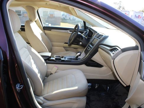 Used 2013 Ford Fusion SE image 10