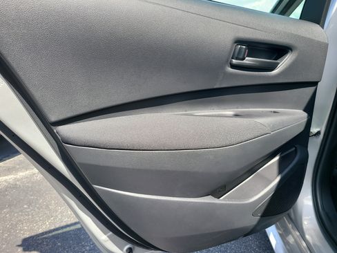 Used 2025 Toyota Corolla LE FWD image 10