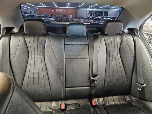 Used 2018 Mercedes-Benz E 300 4MATIC image 35